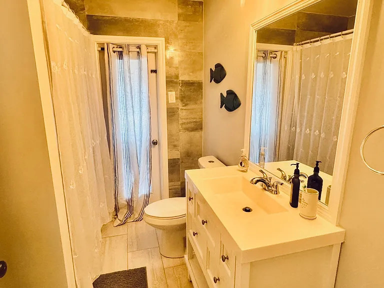 734 Memorial Dr — Photo 32