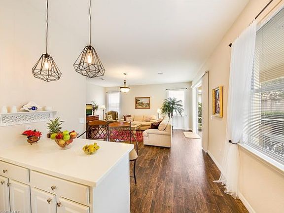 4th image of 9630 Las Casas Dr
