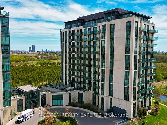 3rd image of 65 Yorkland Blvd #808