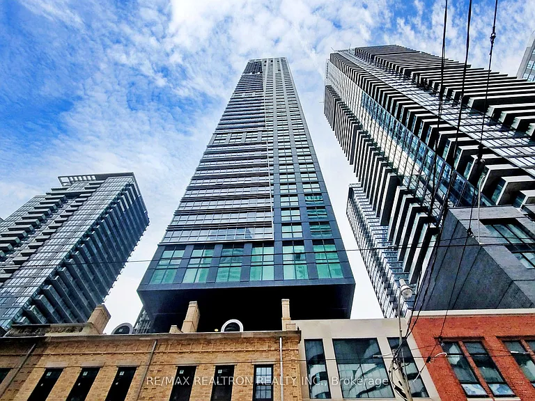327 King St W #4105 — Photo 3