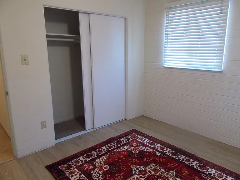 4335 N 15th Ave #9 — Photo 12
