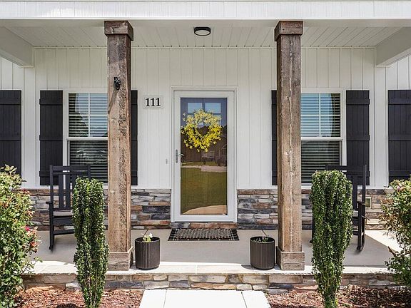 5th image of 111 Oakbridge Way