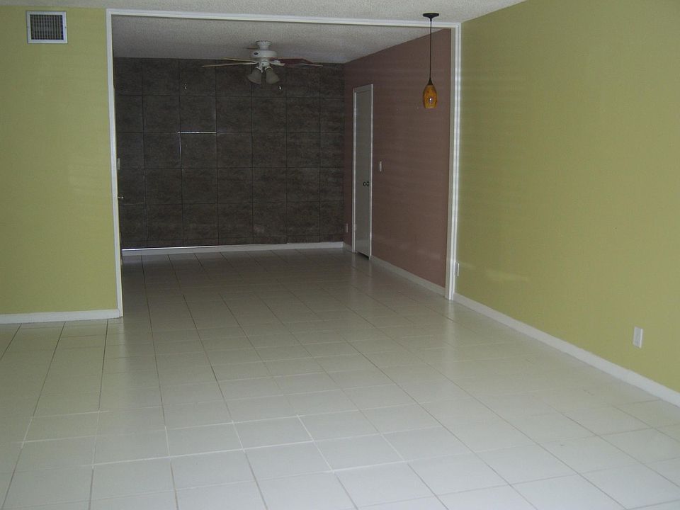 2nd image of 555 S Luna Ct APT 202