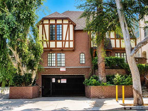 3rd image of 14228 Dickens St APT 102