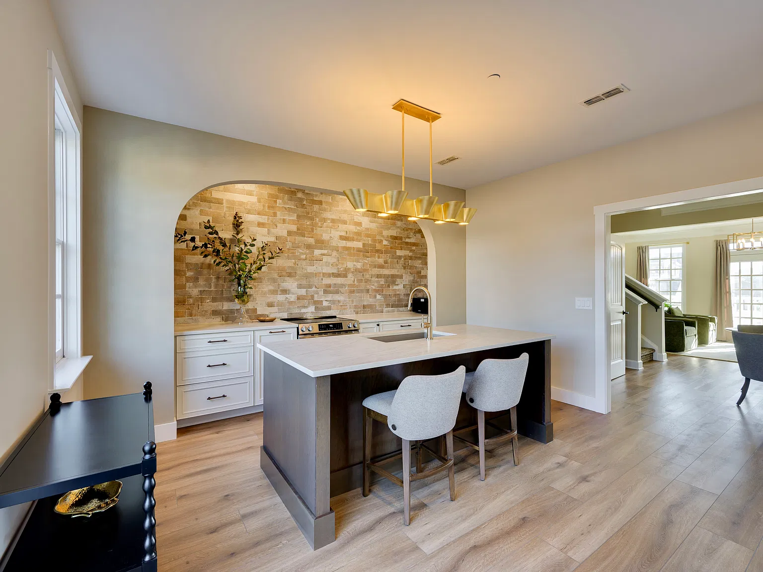 1035 Westhaven Blvd — Photo 1