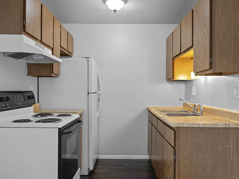 3206 Mozart Ave — Photo 9