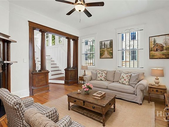 4th image of 513 W 37th Street
