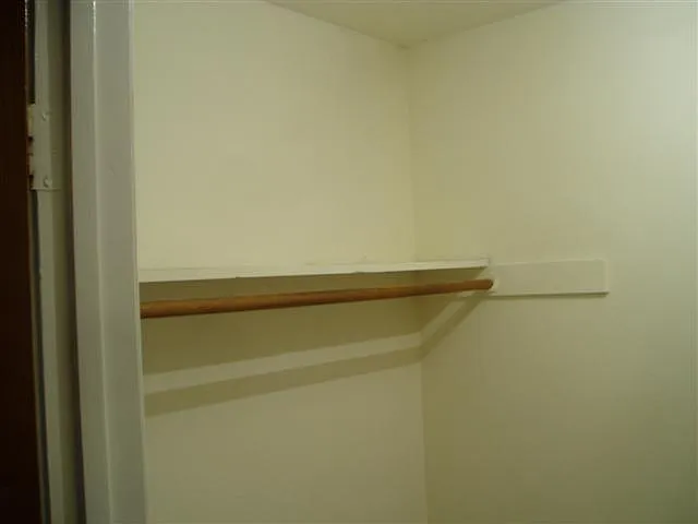 811 Cathedral Ct — Photo 13