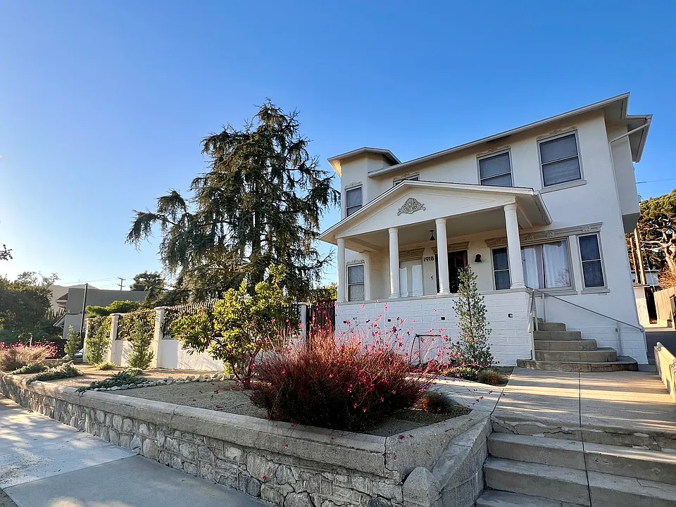 1918 Waltonia Dr