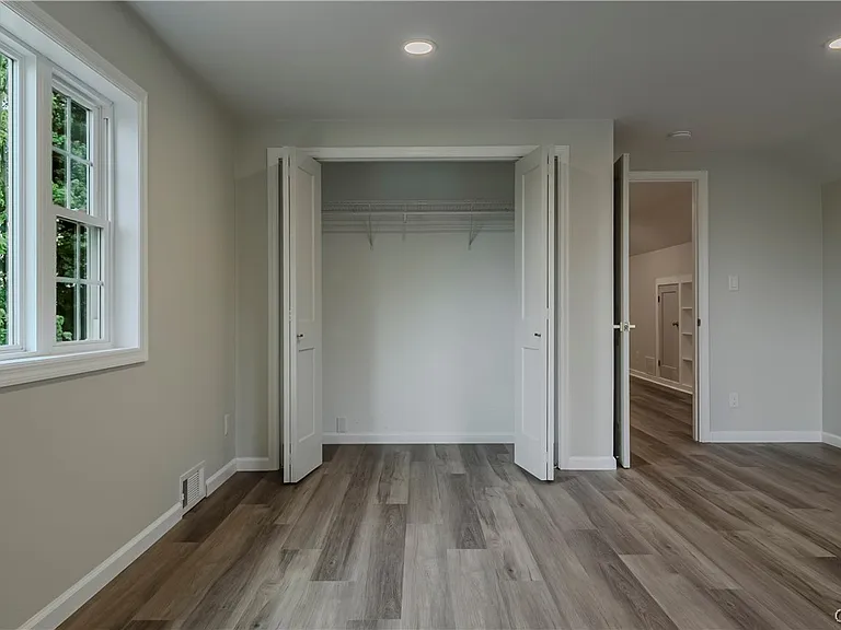 8 Terrace Hill Dr — Photo 43