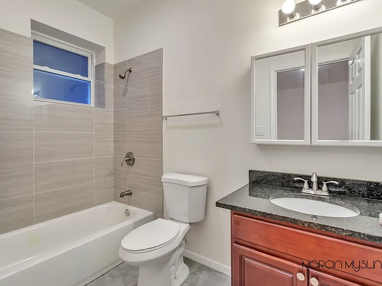 602 W 26th St — Photo 14