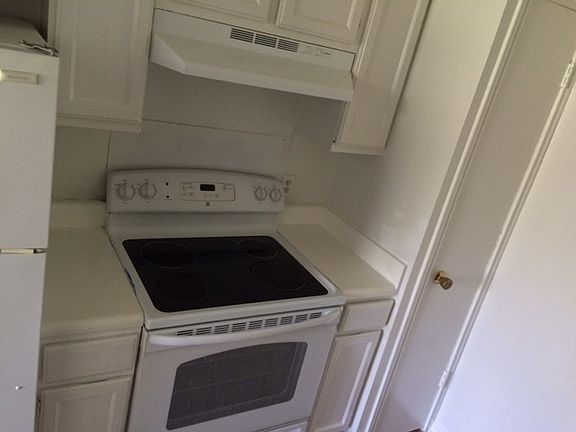4th image of 133 Lake Meadows Dr