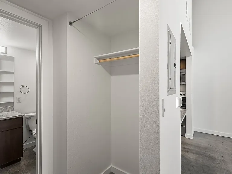 Emerson Lofts — Photo 37