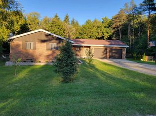 7884 N Pine View Dr, Edgerton, WI 53534