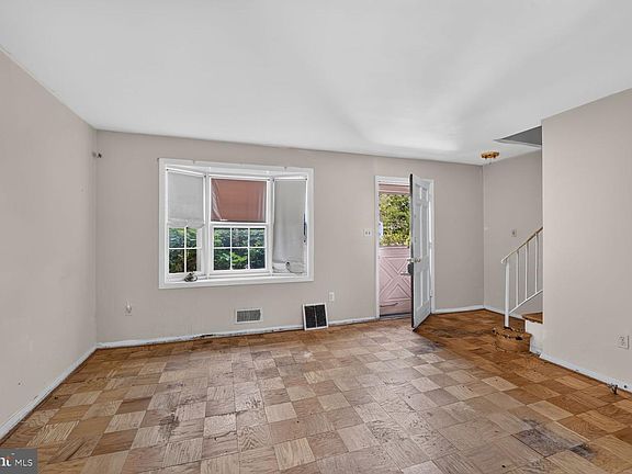 2nd image of 3731 Swann Rd Unit 8