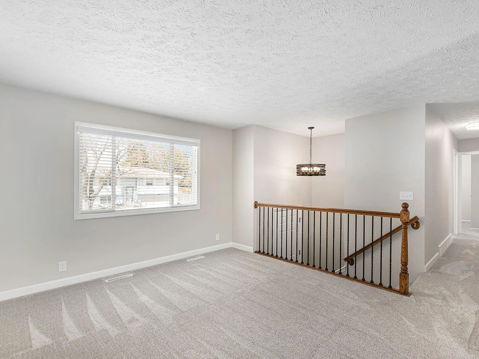 3 bed, 1.5 bath, 1300 sqft, $1,750 — Photo 2