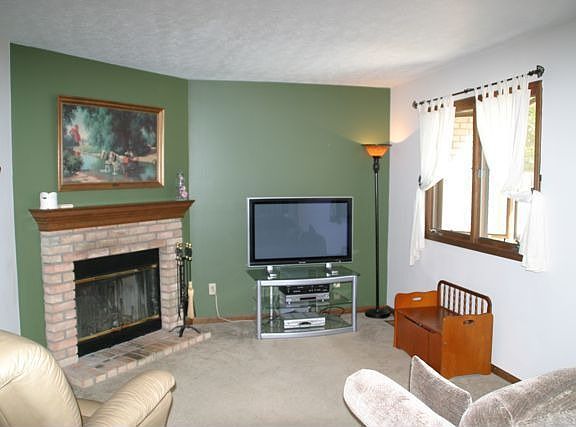 5th image of 15507 Roxboro Dr