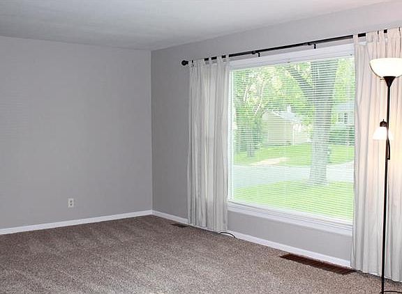 5th image of 4707 S Fuller Ave