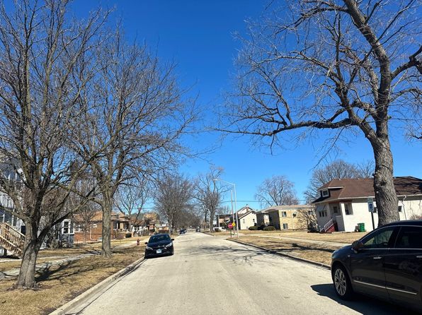 1910 S 16th Ave, Broadview, IL 60155