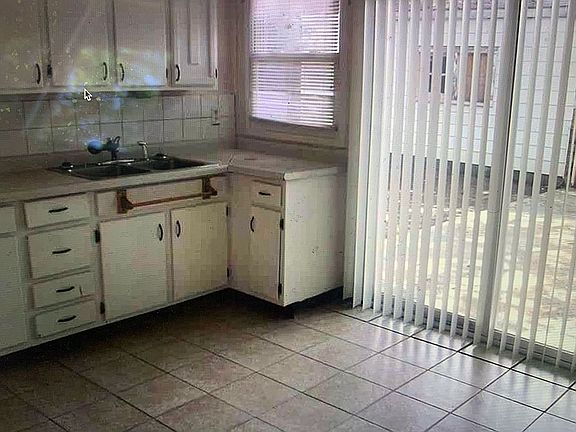 5th image of 2807 Eagledale Dr