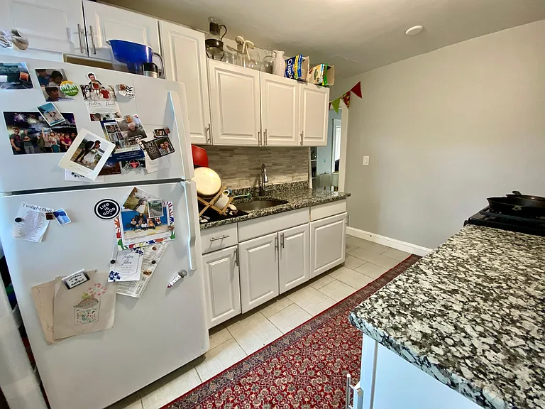 4907 Washington St #1R — Photo 8