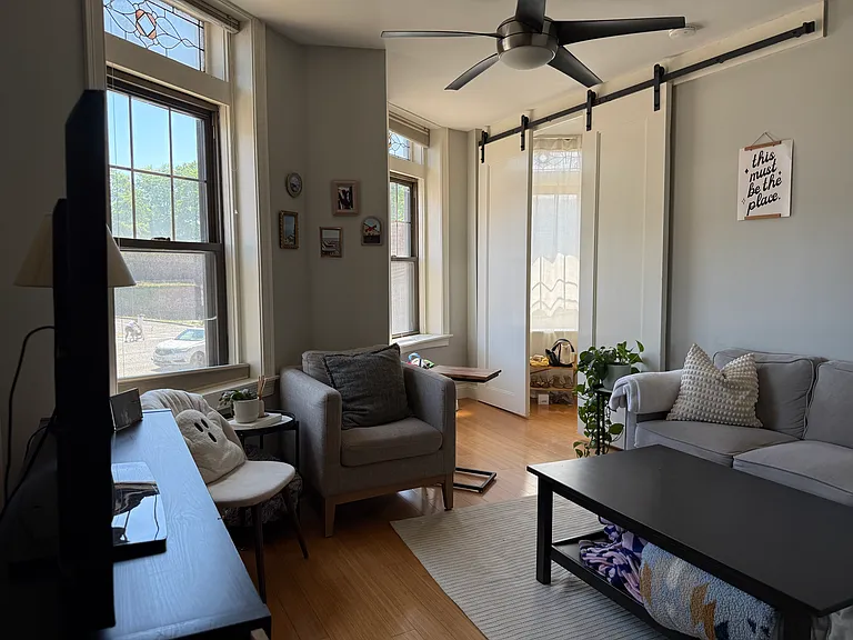 394 Riverway #1 — Photo 2
