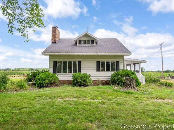 6196 W Sidney Rd, Sidney, MI 48885