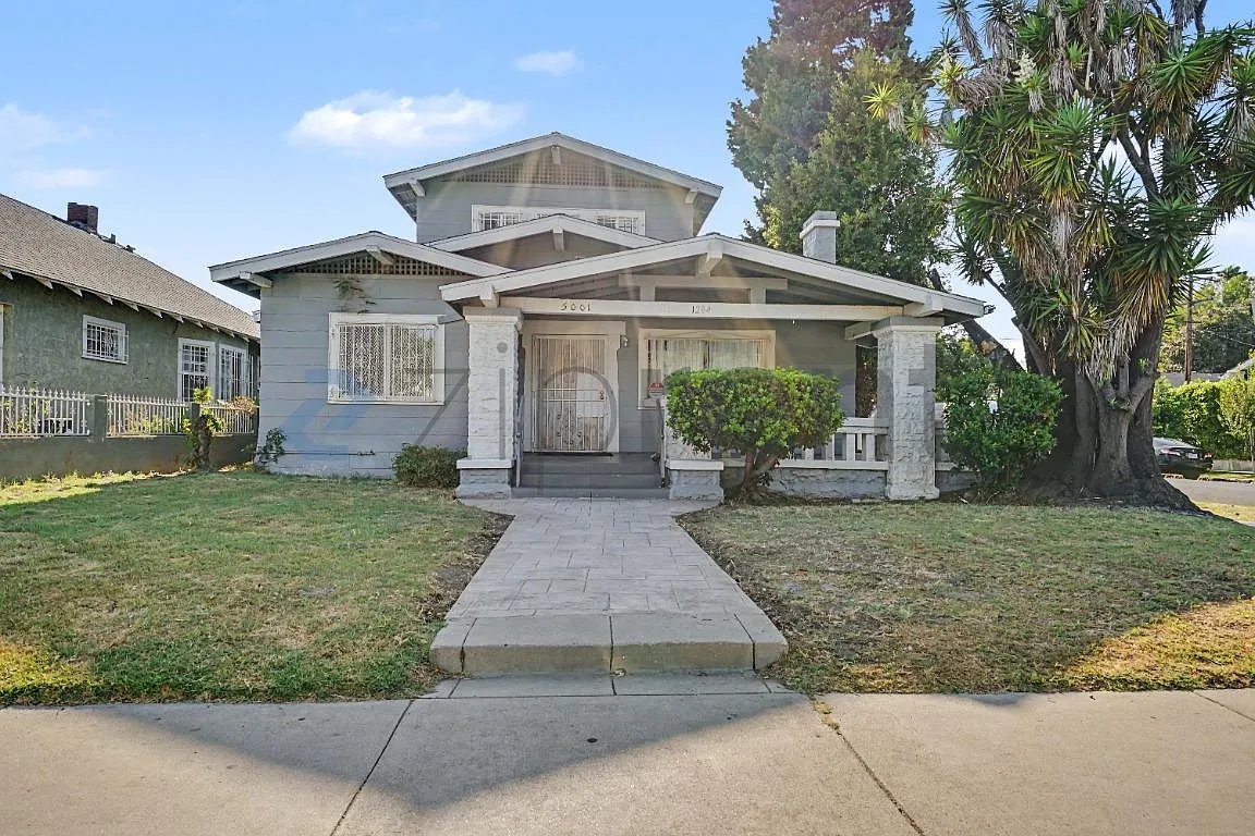 5 bed, 2.5 bath, 2010 sqft, $4,850 — Photo 1