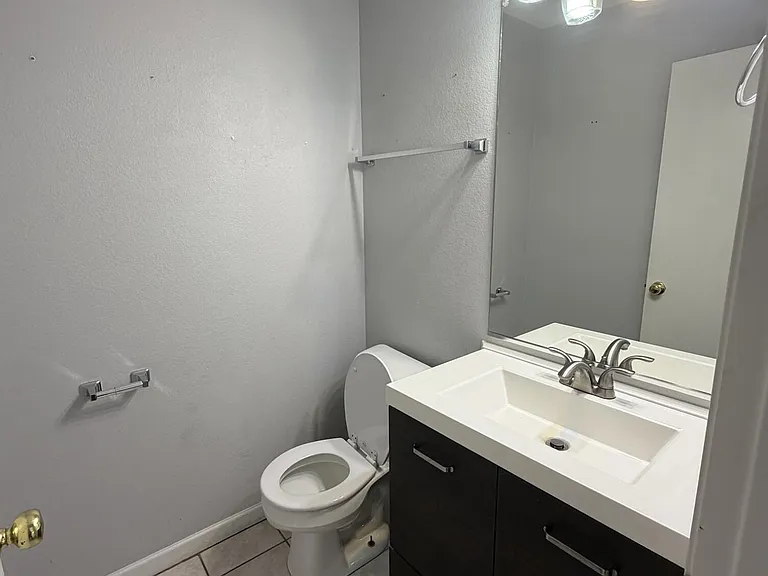728 E Rose Marie Ln — Photo 9