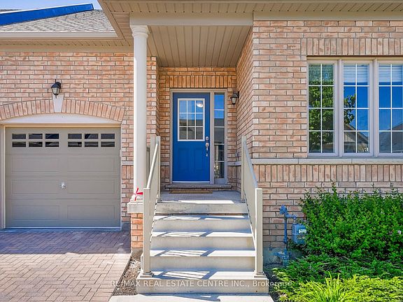 2nd image of 11 Overlea Dr