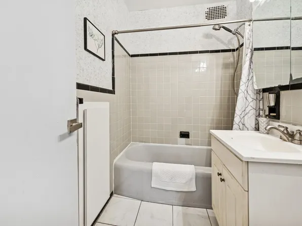 162-41 Powells Cove Boulevard image 18 of 35