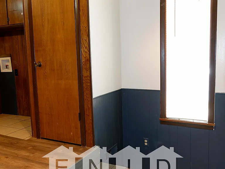 1006 E Park St — Photo 3