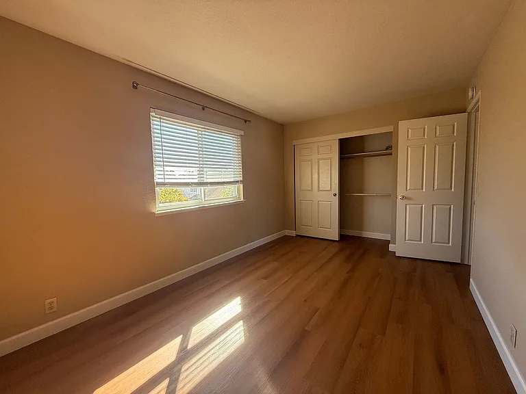 6556 Idlebrook Ct — Photo 15