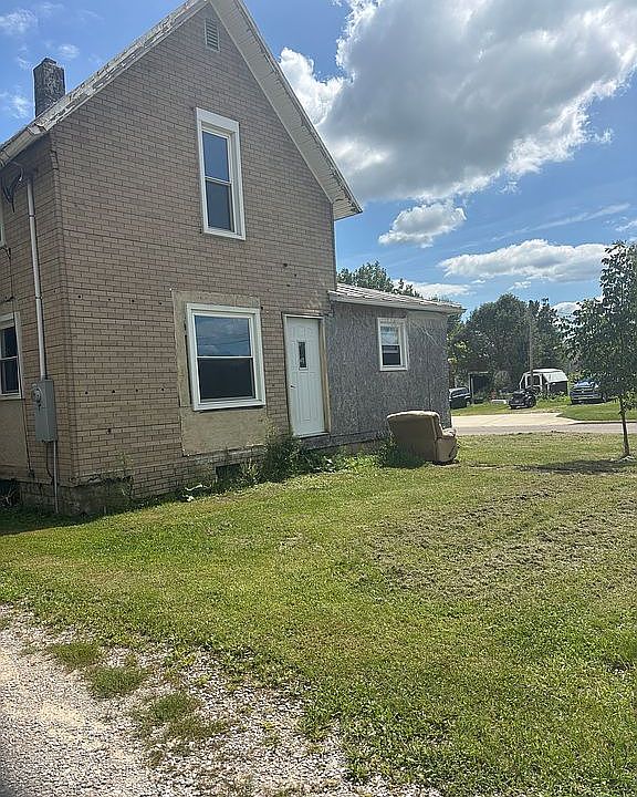 1st image of 309 S 3rd St