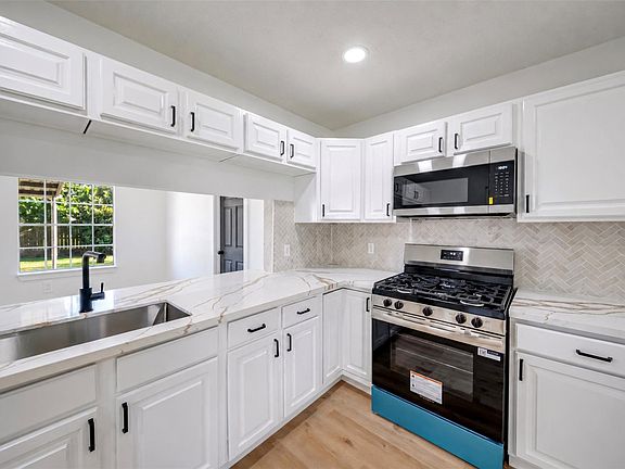 5th image of 10836 Mesquite Dr