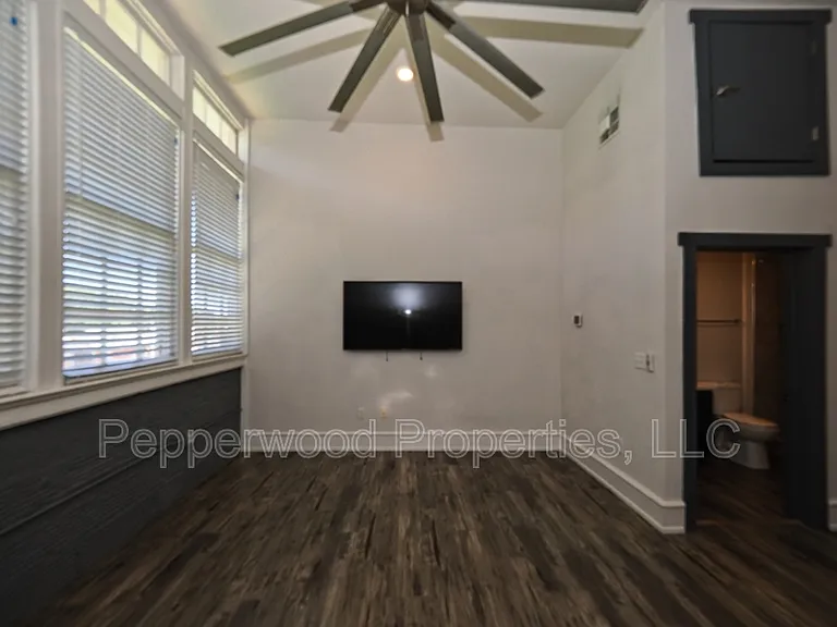 600 Magnolia St #206 — Photo 6
