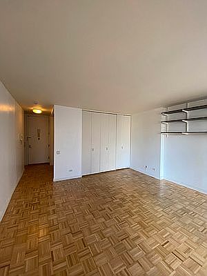 5th image of 500 W 43rd St APT 8E