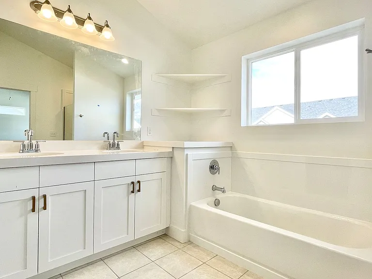 899 E Pacific Dr — Photo 23