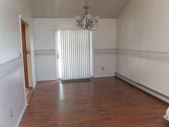 4th image of 497 Terry Blvd