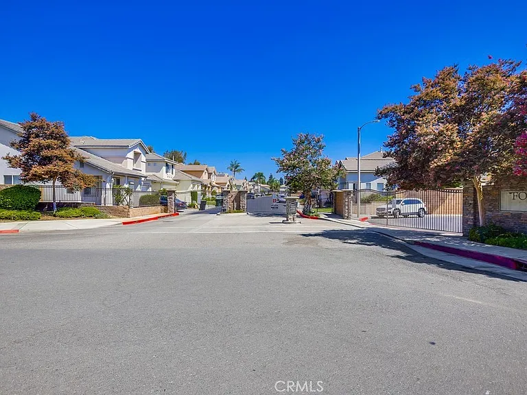 321 Riley Ct — Photo 64