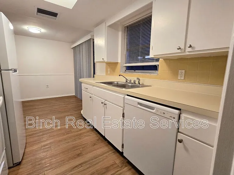 4813 Elmwood St — Photo 6