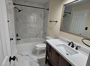 2105 Woodbridge Comns Way, Iselin, NJ 08830