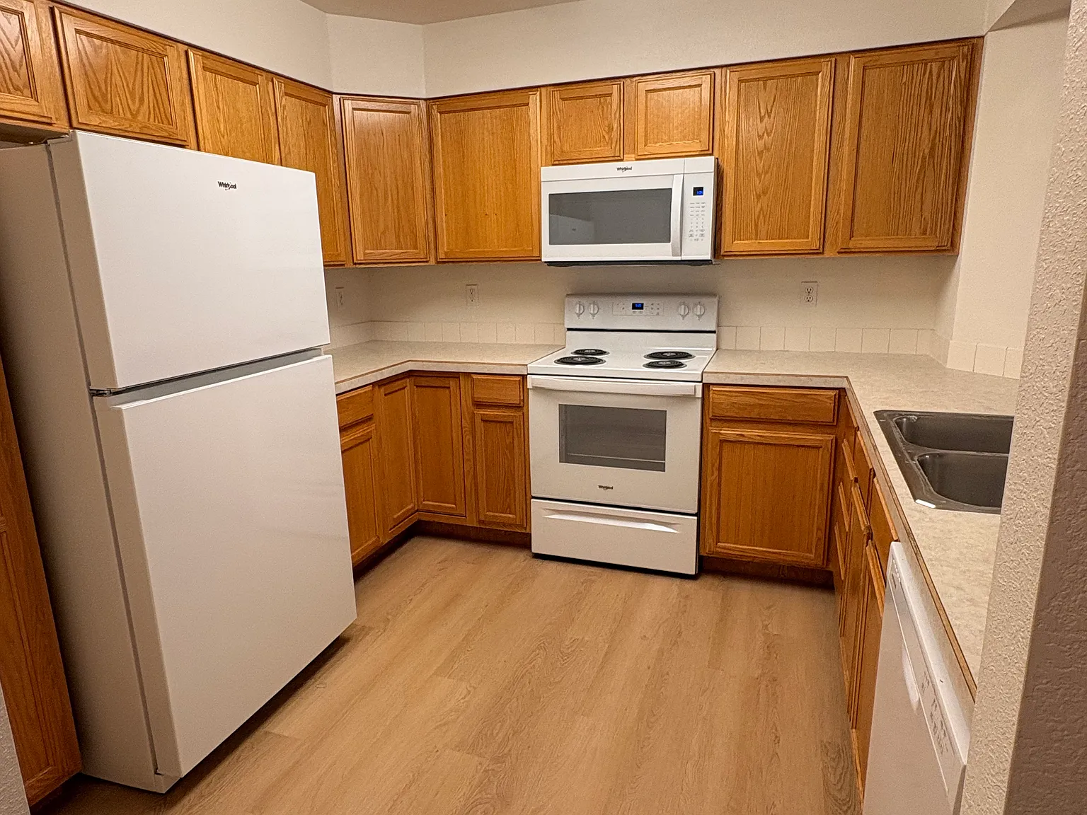 3 bed, 2.5 bath, 1350 sqft, $2,350 — Photo 2