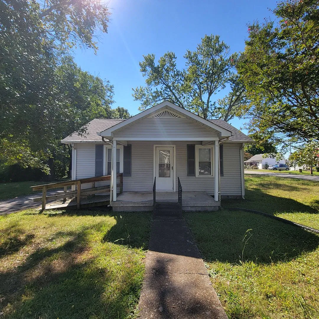 2 Bed, 2 Bath House-Cookeville City Limits — Photo 1