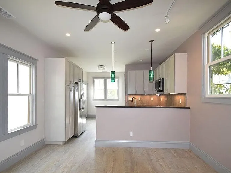 1216 Sanchez St — Photo 3