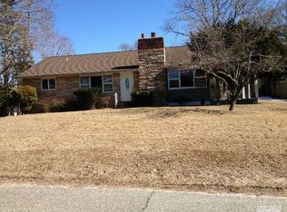 41 Cedar Rd, Rocky Point, NY 11778