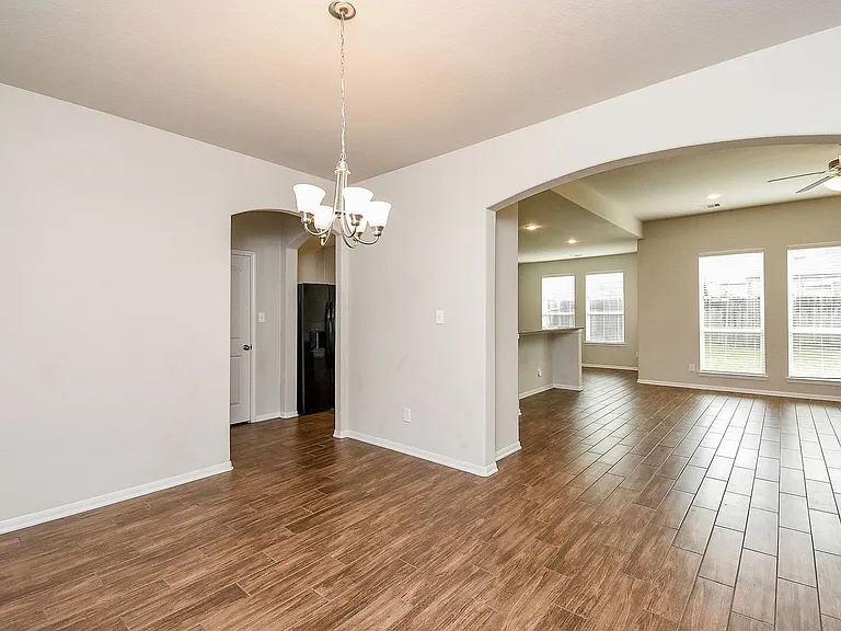 4442 Buentello Dr — Photo 26