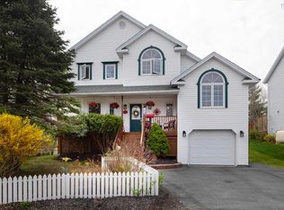 10 Blanchard Cres, Halifax, NS B4A 4C5
