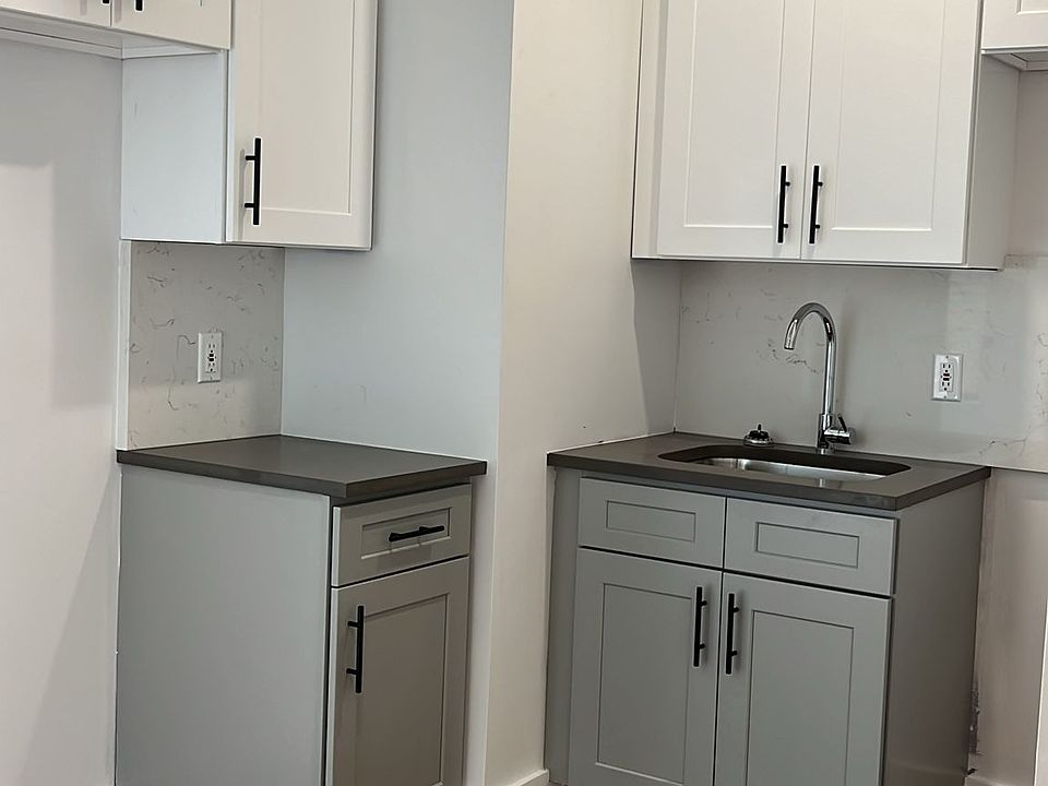 1st image of 108 Amboy St #2R