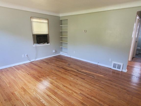 2nd image of 12414 Crest Ave